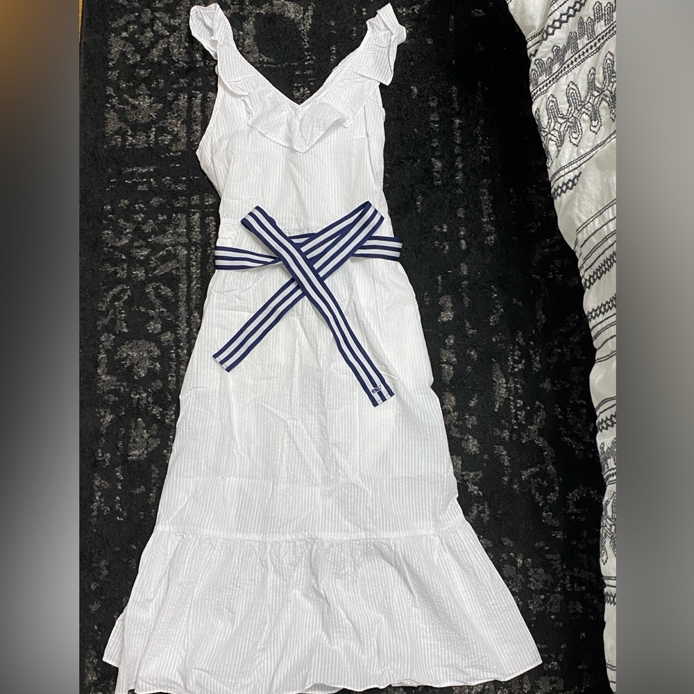White Vineyard Vines midi dress with blue and white striped tie waist bow